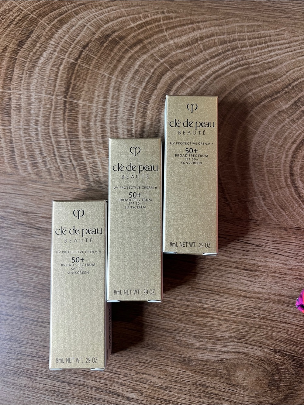 cle de peau Gold UV Protective Cream SPF 50+ Pack